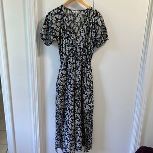 Woman’s navy floral print maxi lightweight short sleeve dress, XS/2